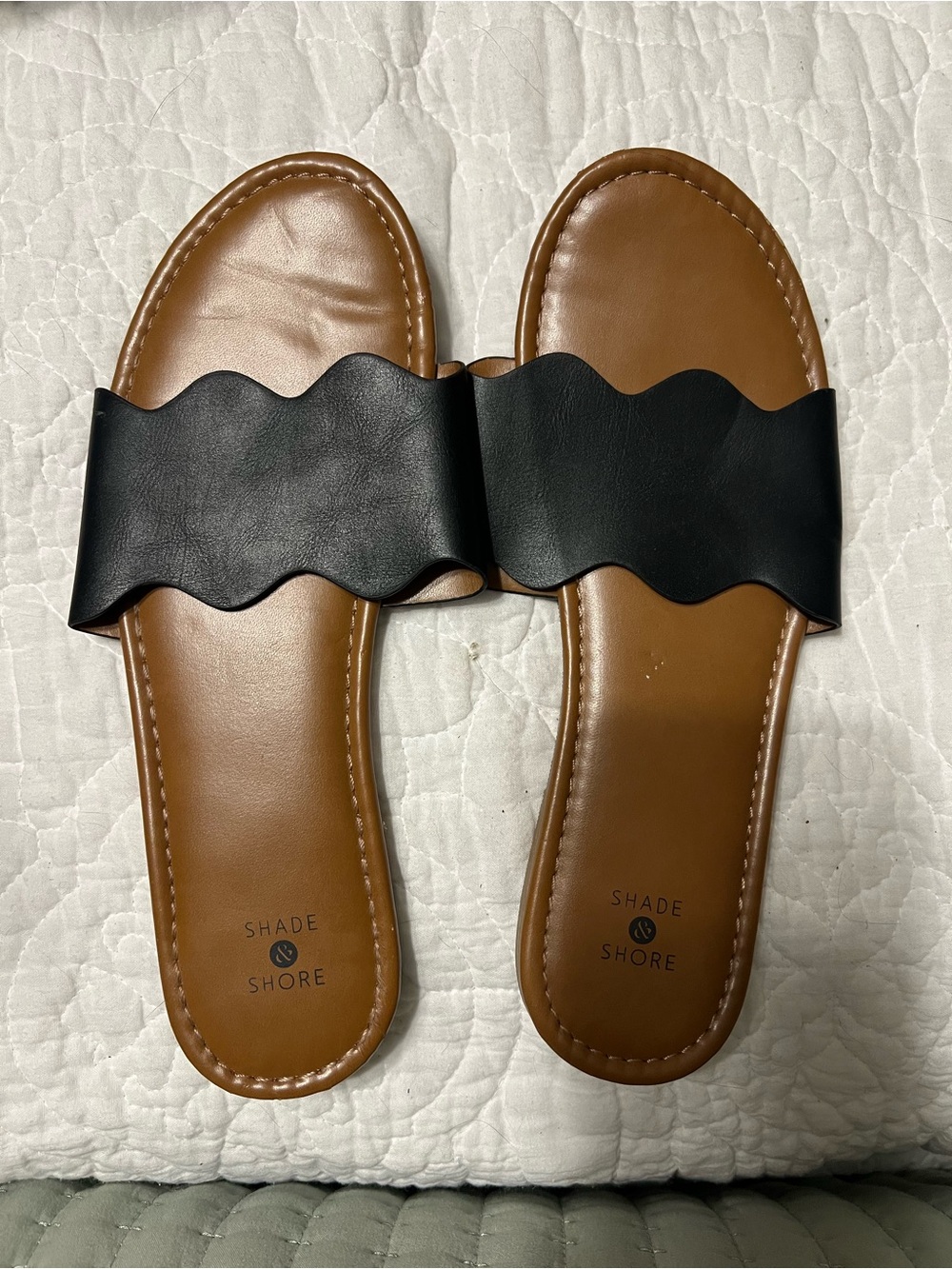 Shade & Shore Black Wave Strap Brown Slide Sandals